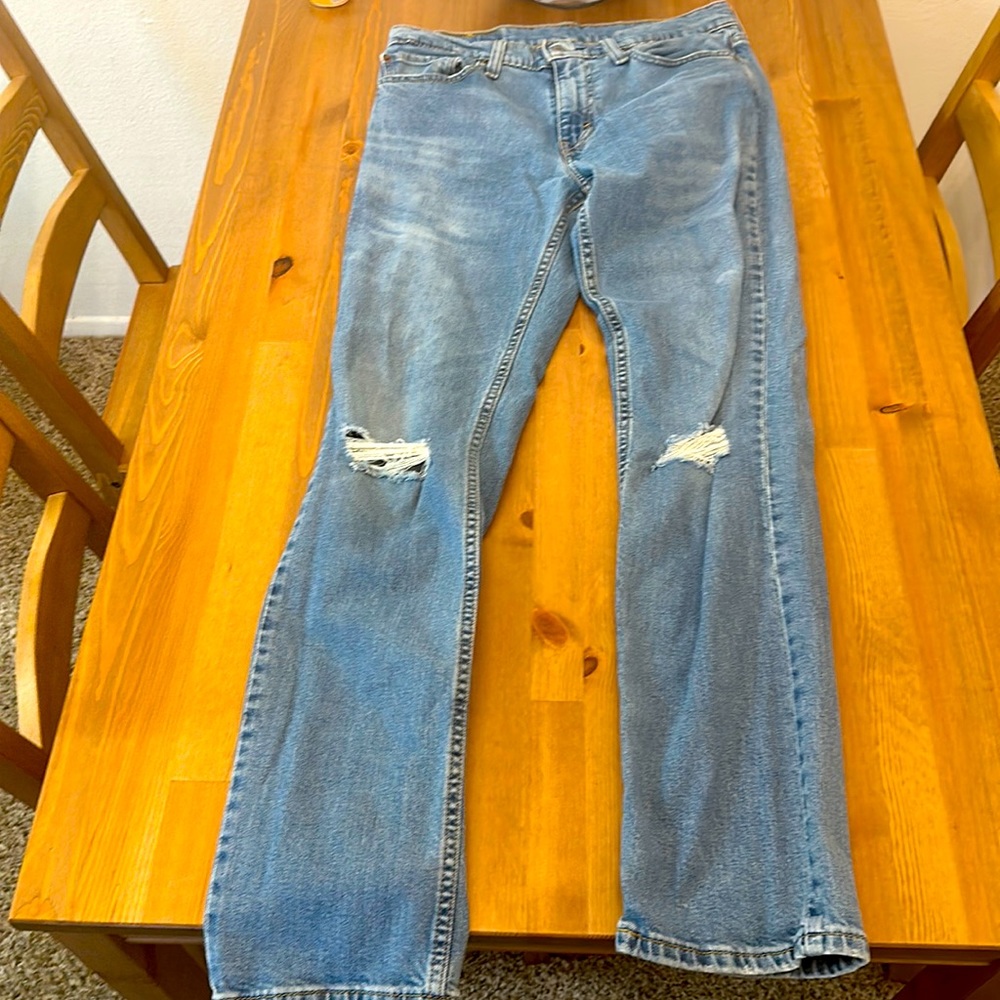 Levi’s 511 men’s jeans, 32Wx32L, Light Blue denim, Slim Fir, Holes at the Knees